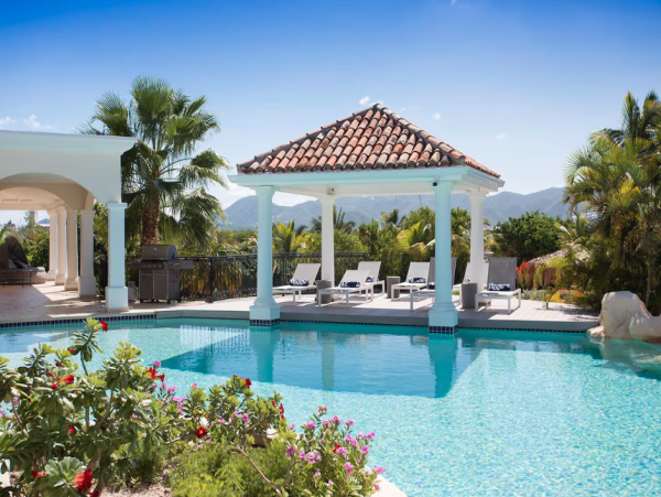 Bay Beachfront Luxury Six Bedroom Home in Saint Martin